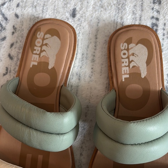 Sorel Women's Green and Cream Slide Sandals - Picture 5 of 5